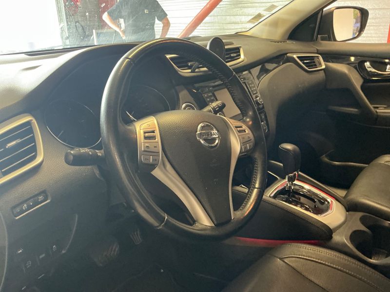 Nissan Qashqai 1.6 dCi Tekna 2017 – снимка 25