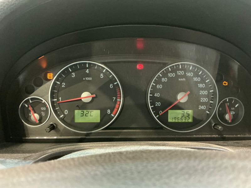 Ford Mondeo 1.8 Viva 2004 – снимка 4