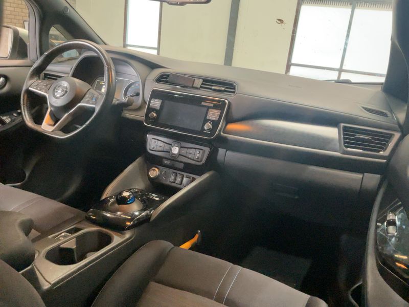 Nissan Leaf electric drive 110 kW 2 Zero Edition 2018 – снимка 17