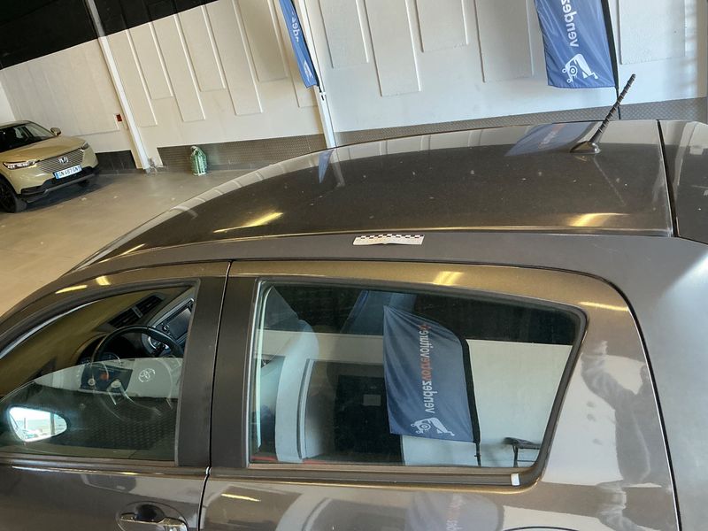 Toyota Yaris 1.33 Dual VVT-i Dynamic 2013 – снимка 27