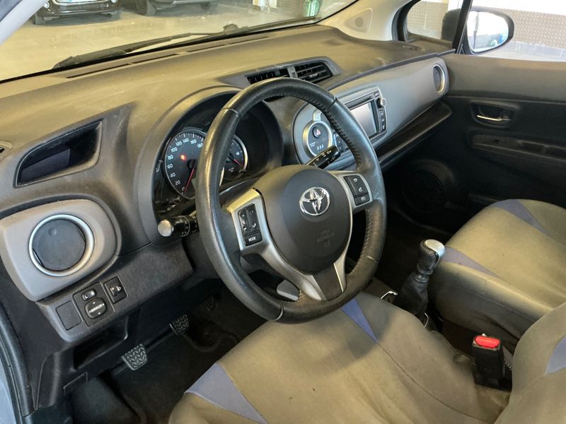 Toyota Yaris 1.33 Dual VVT-i Dynamic 2013 – снимка 25