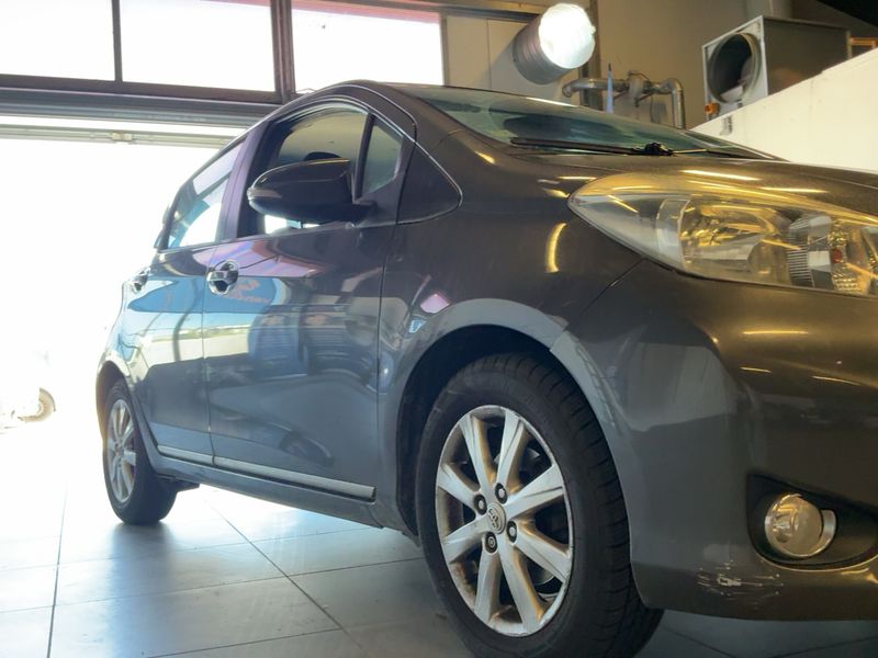 Toyota Yaris 1.33 Dual VVT-i Dynamic 2013 – снимка 12