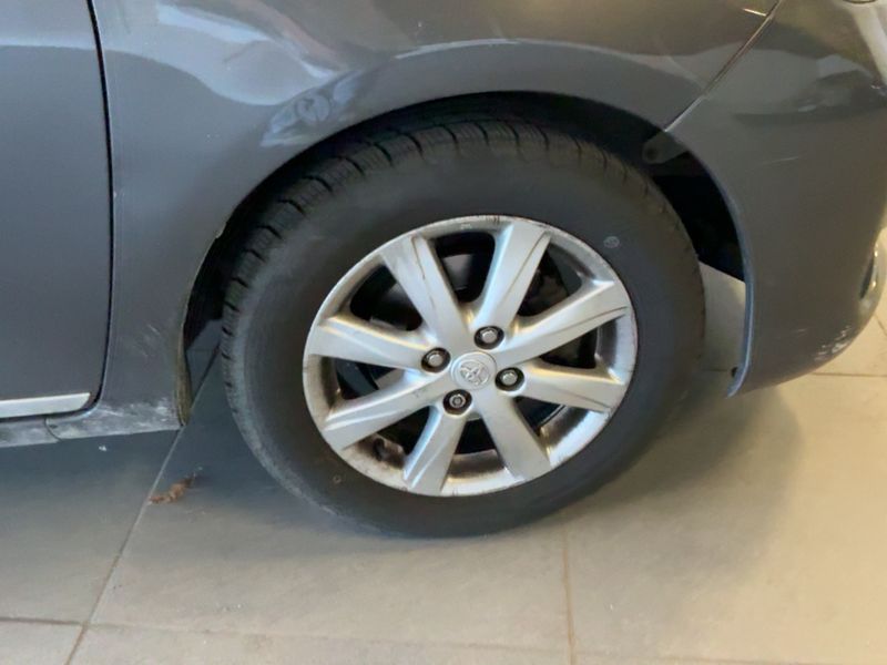 Toyota Yaris 1.33 Dual VVT-i Dynamic 2013 – снимка 11