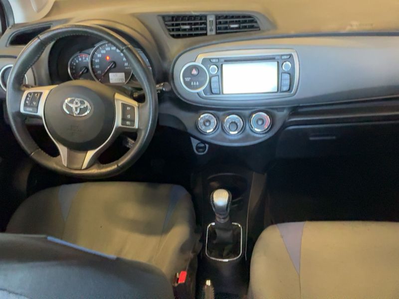 Toyota Yaris 1.33 Dual VVT-i Dynamic 2013 – снимка 17