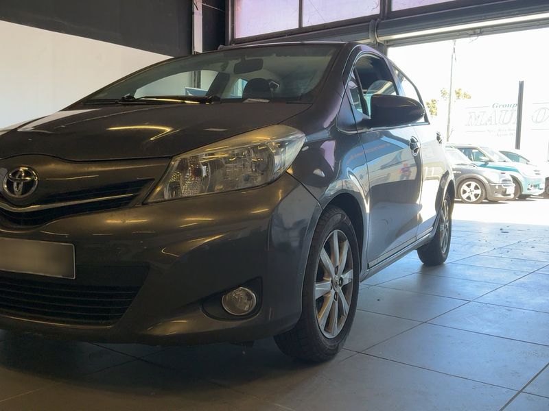 Toyota Yaris 1.33 Dual VVT-i Dynamic 2013 – снимка 2