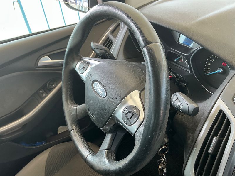 Ford Focus 1.0 EcoBoost Trend 2013 – снимка 27