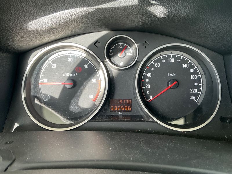 Opel Astra 1.9 CDTI Cosmo 2008 – снимка 4