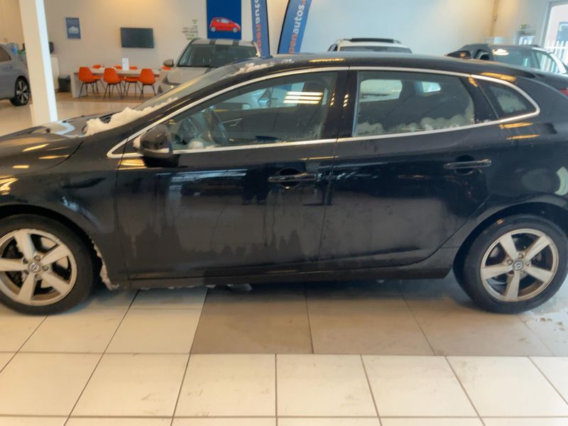 Volvo V40 2.0 T2 Momentum 2016 – снимка 4