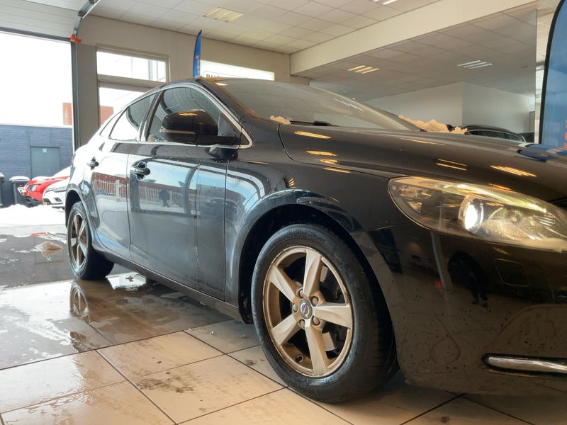 Volvo V40 2.0 T2 Momentum 2016 – снимка 12