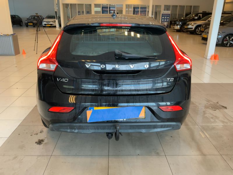 Volvo V40 2.0 T2 Momentum 2016 – снимка 7