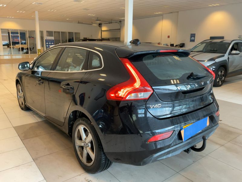 Volvo V40 2.0 T2 Momentum 2016 – снимка 6