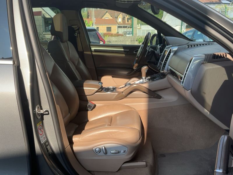 Porsche Cayenne Diesel Platinum Edition 2014 – снимка 16