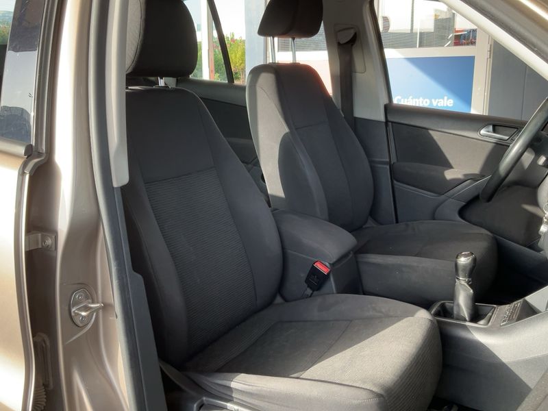 Volkswagen Tiguan 2.0 TDI Advance BlueMotion Tech 2014 – снимка 11