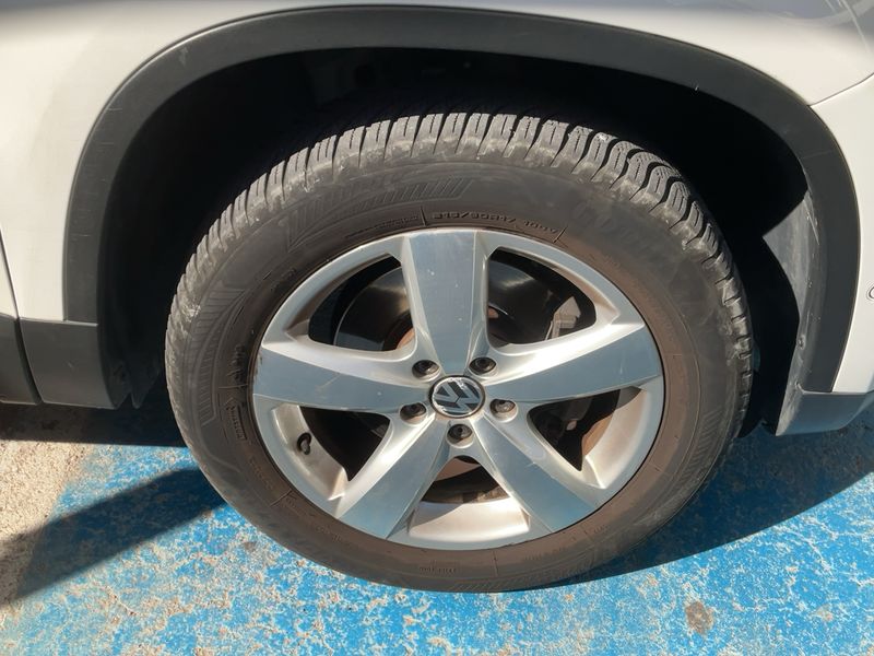 Volkswagen Tiguan 2.0 TDI 4Motion 2010 – снимка 11