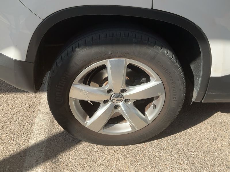 Volkswagen Tiguan 2.0 TDI 4Motion 2010 – снимка 9