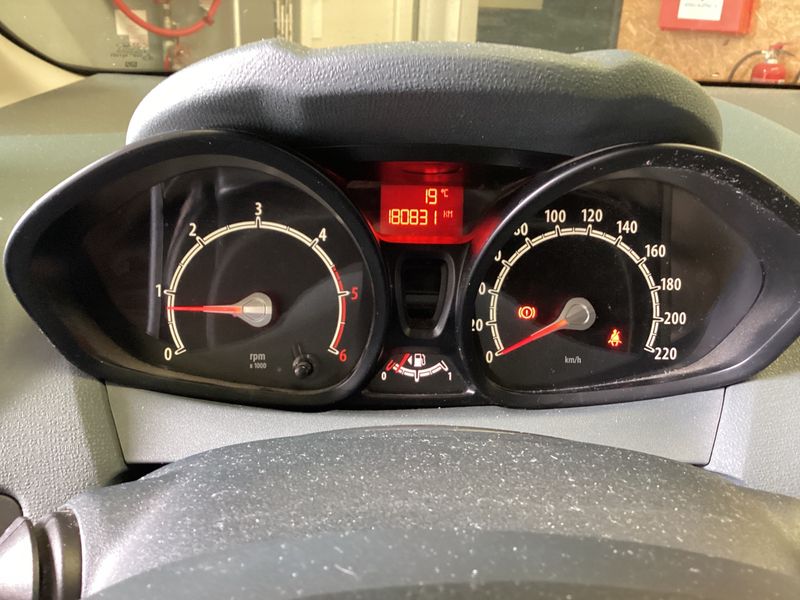Ford Fiesta 1.6 TDCi ECOnetic 2010 – снимка 4