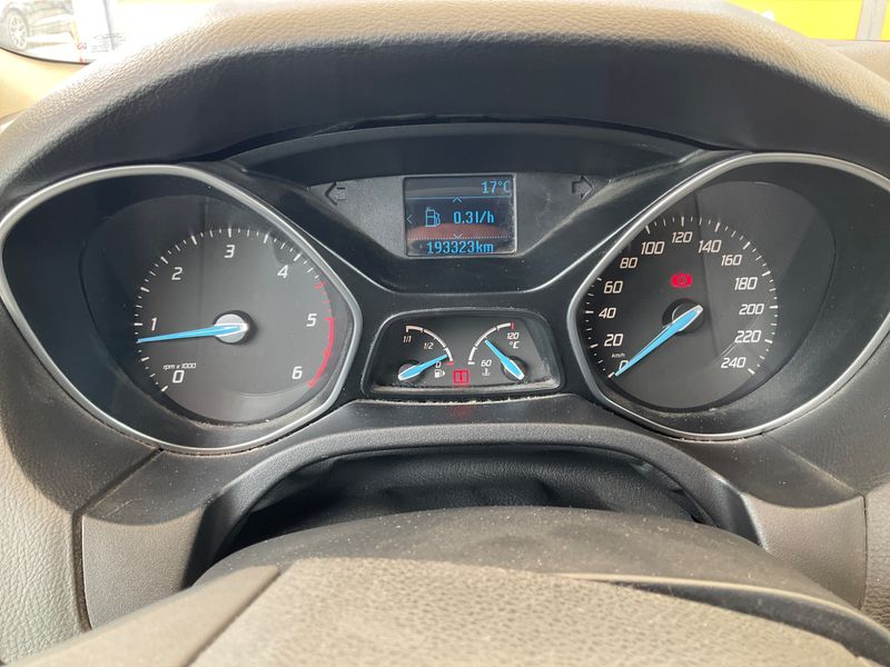 Ford Focus 1.6 TDCi Titanium 2012 – снимка 4