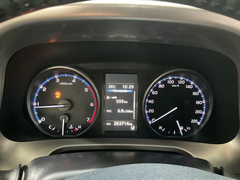 Toyota RAV 4 2.0 D-4D Advance 2018 – снимка 18