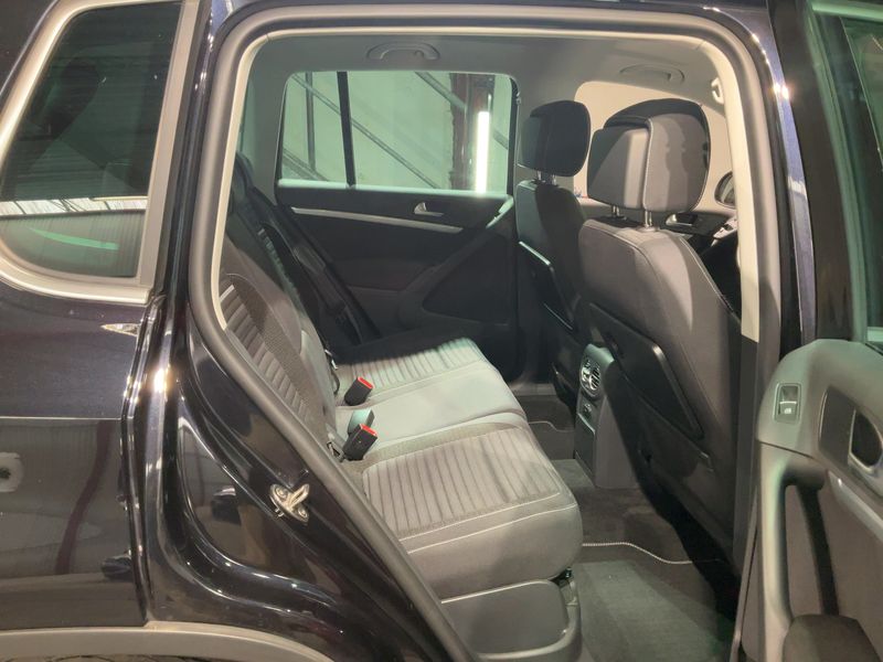 Volkswagen Tiguan 2.0 TDI Sport & Style 4Motion 2015 – снимка 19