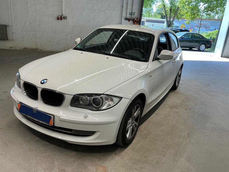 BMW 1er 118i 2010 – снимка 1