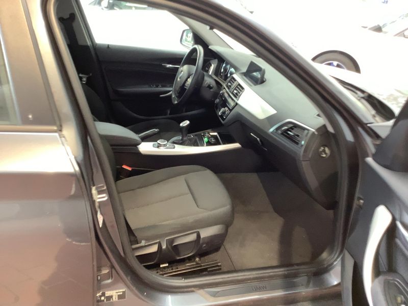 BMW 1er 116d Advantage 2018 – снимка 16