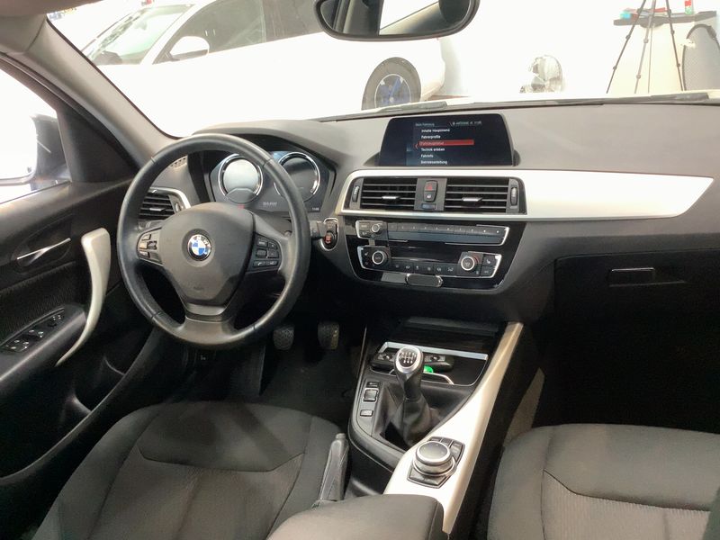 BMW 1er 116d Advantage 2018 – снимка 17