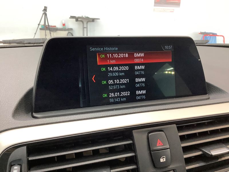 BMW 1er 116d Advantage 2018 – снимка 21