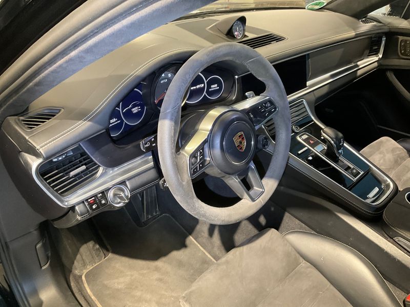 Porsche Panamera GTS 2019 – снимка 28
