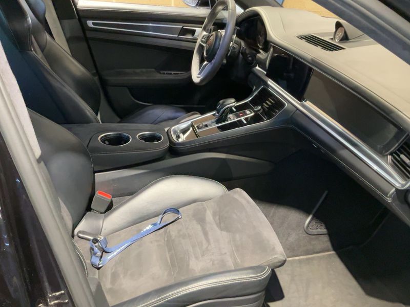 Porsche Panamera GTS 2019 – снимка 16