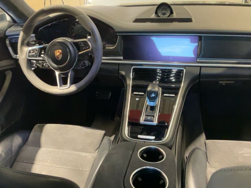 Porsche Panamera GTS 2019 – снимка 17