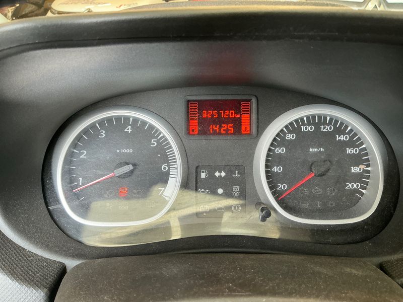 Dacia Duster 1.5 dCi Laureate 4x2 2011 – снимка 4