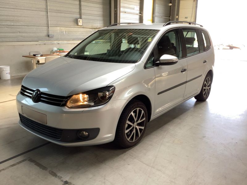 Volkswagen Touran 1.6 TDI Trendline BlueMotion Tech 2014 – снимка 2
