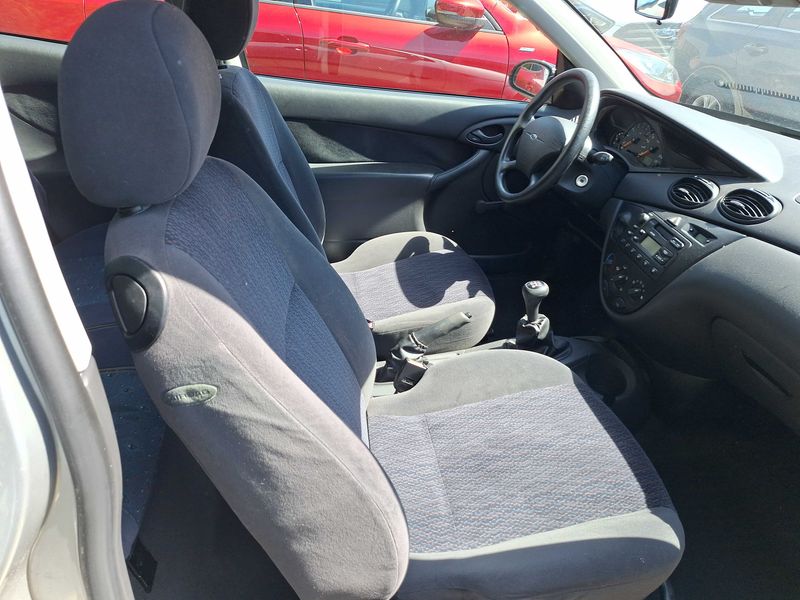Ford Focus 1.4 Basis 1999 – снимка 10