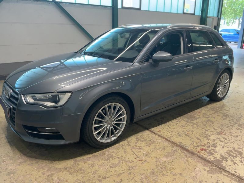 Audi A3 Sportback 2.0 TDI Ambition 2014 – снимка 2