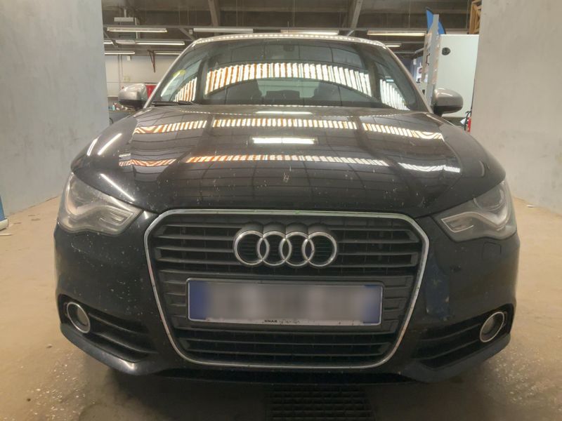 Audi A1 Sportback 1.6 TDI S line Sportpaket 2012 – снимка 14