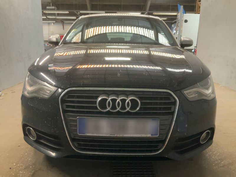 Audi A1 Sportback 1.6 TDI S line Sportpaket 2012 – снимка 15