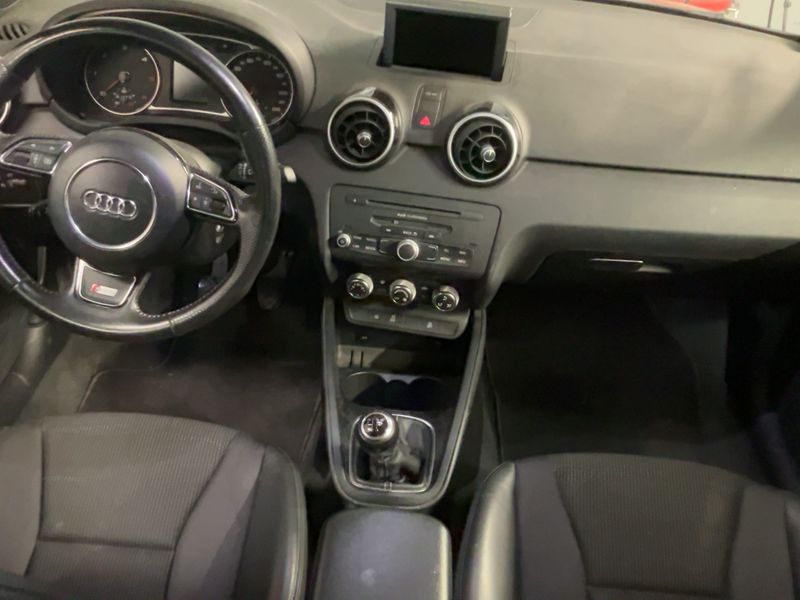 Audi A1 Sportback 1.6 TDI S line Sportpaket 2012 – снимка 18