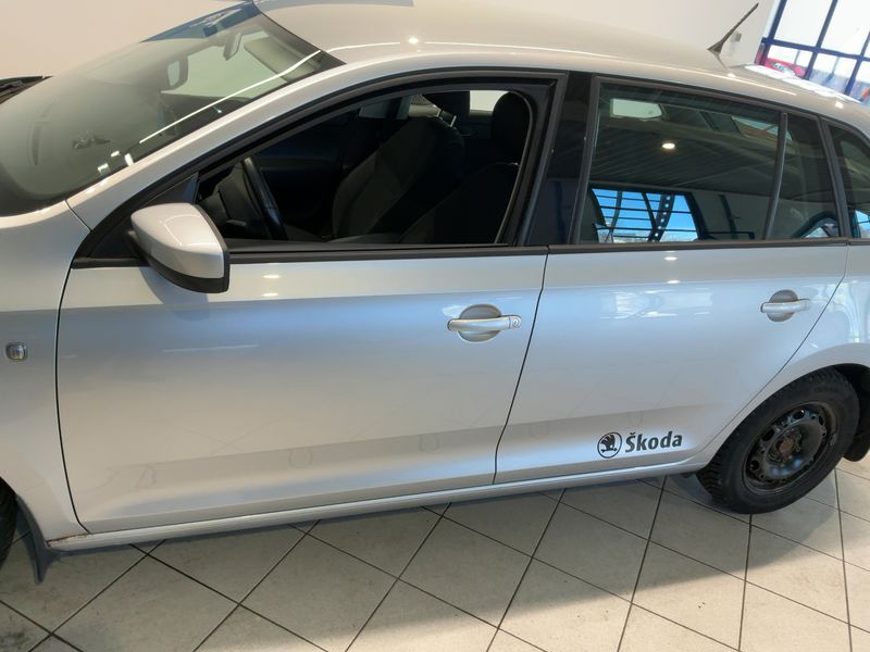 Skoda Rapid Spaceback 1.2 TSI Ambition 2014 – снимка 4