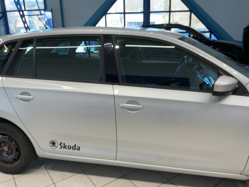 Skoda Rapid Spaceback 1.2 TSI Ambition 2014 – снимка 10