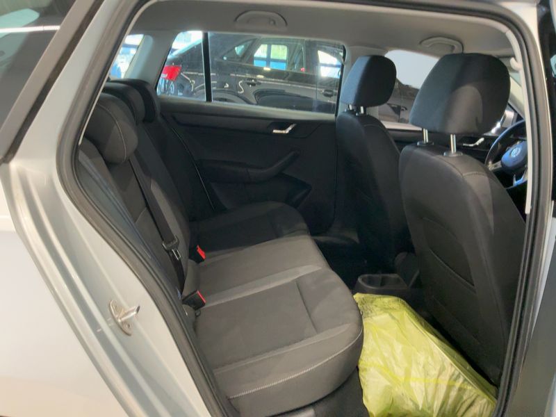 Skoda Rapid Spaceback 1.2 TSI Ambition 2014 – снимка 20