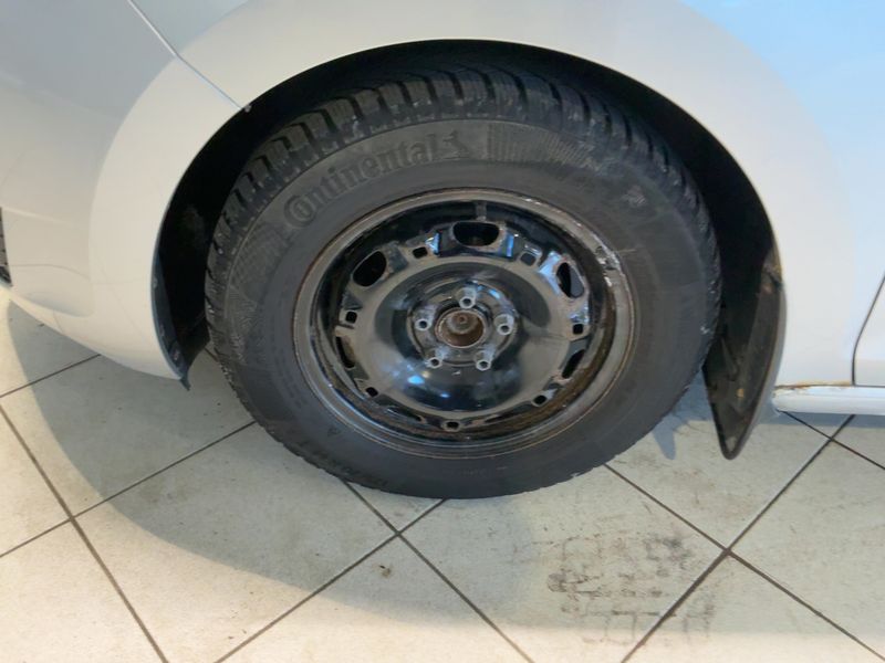 Skoda Rapid Spaceback 1.2 TSI Ambition 2014 – снимка 3