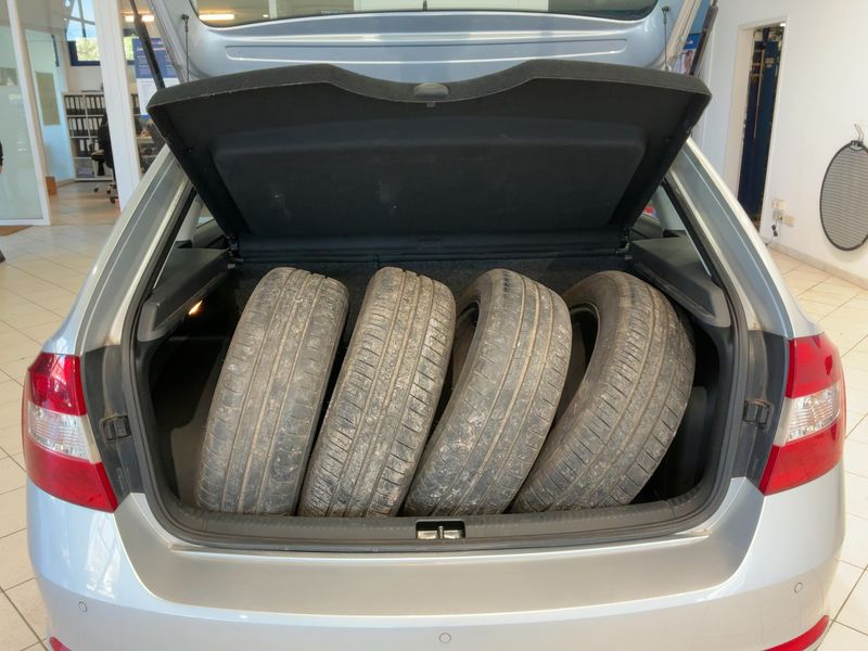 Skoda Rapid Spaceback 1.2 TSI Ambition 2014 – снимка 16