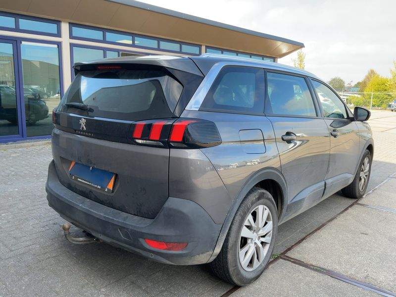 Peugeot 5008 1.2 PureTech Active 2017 – снимка 8