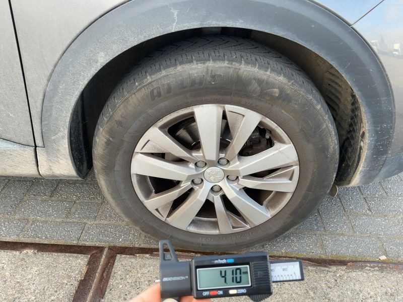 Peugeot 5008 1.2 PureTech Active 2017 – снимка 11