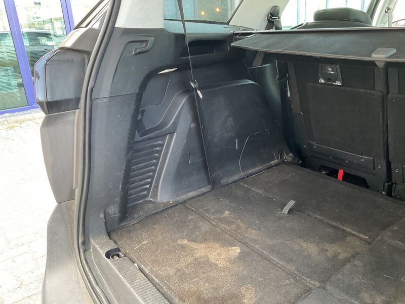Peugeot 5008 1.2 PureTech Active 2017 – снимка 26