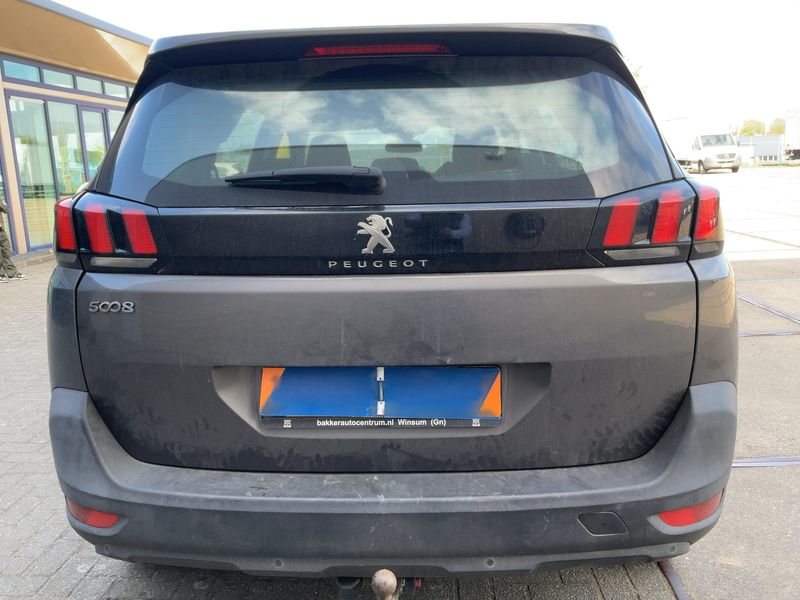 Peugeot 5008 1.2 PureTech Active 2017 – снимка 7