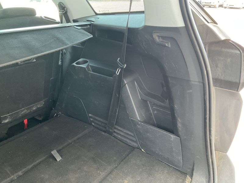 Peugeot 5008 1.2 PureTech Active 2017 – снимка 27