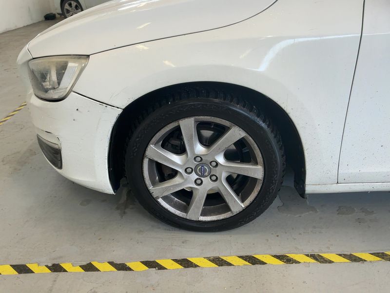 Volvo V60 2.0 D3 Momentum 2013 – снимка 3