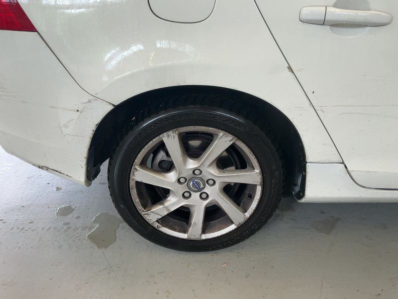 Volvo V60 2.0 D3 Momentum 2013 – снимка 9