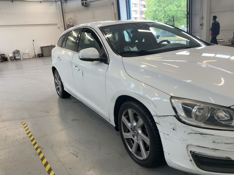 Volvo V60 2.0 D3 Momentum 2013 – снимка 12